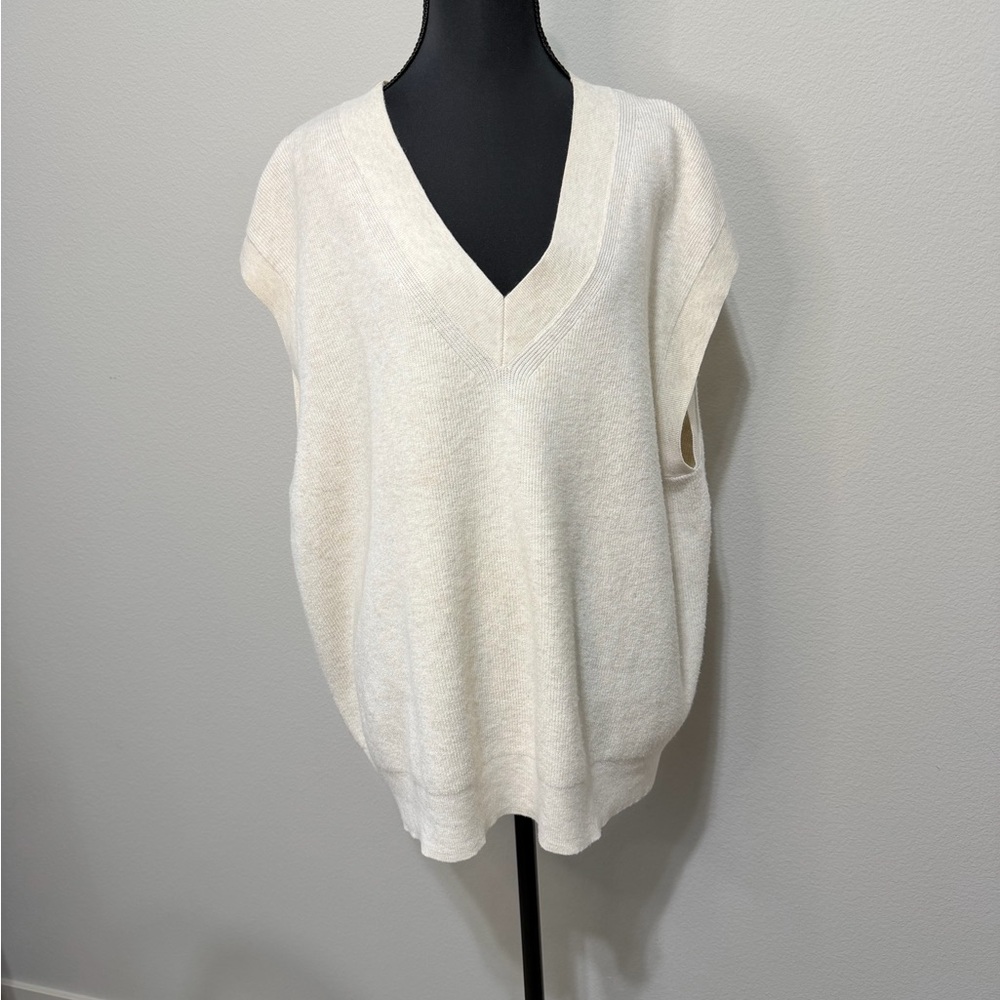 Ava & Viv Women's Ivory V-Neck Sweater Vest W6